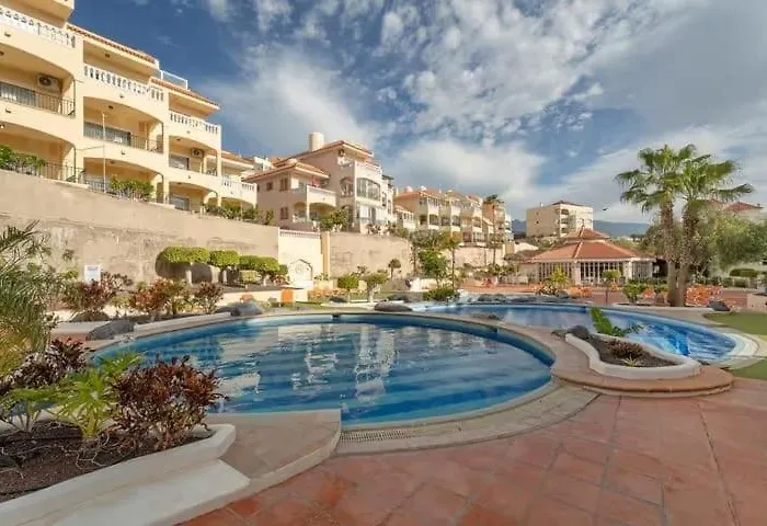 A Bright With A Pool Apartment