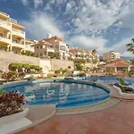 A Bright With A Pool Apartmán