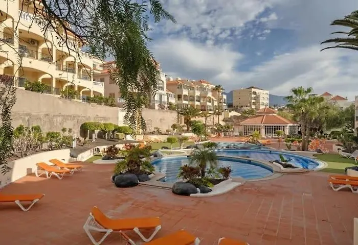 A Bright With A Pool Apartament