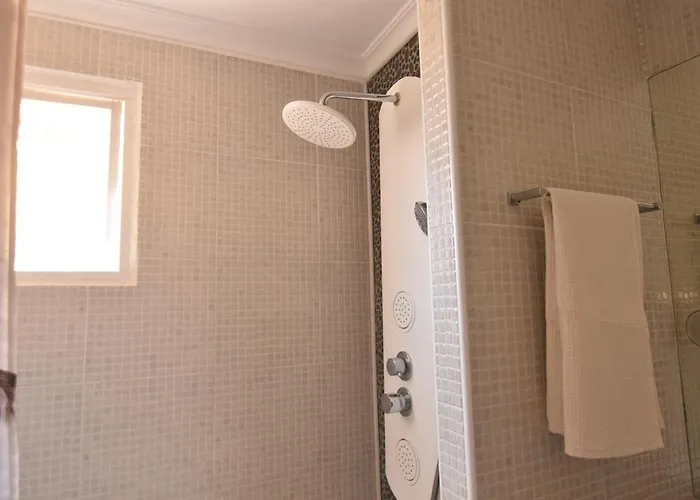 A Bright With A Pool Apartament *